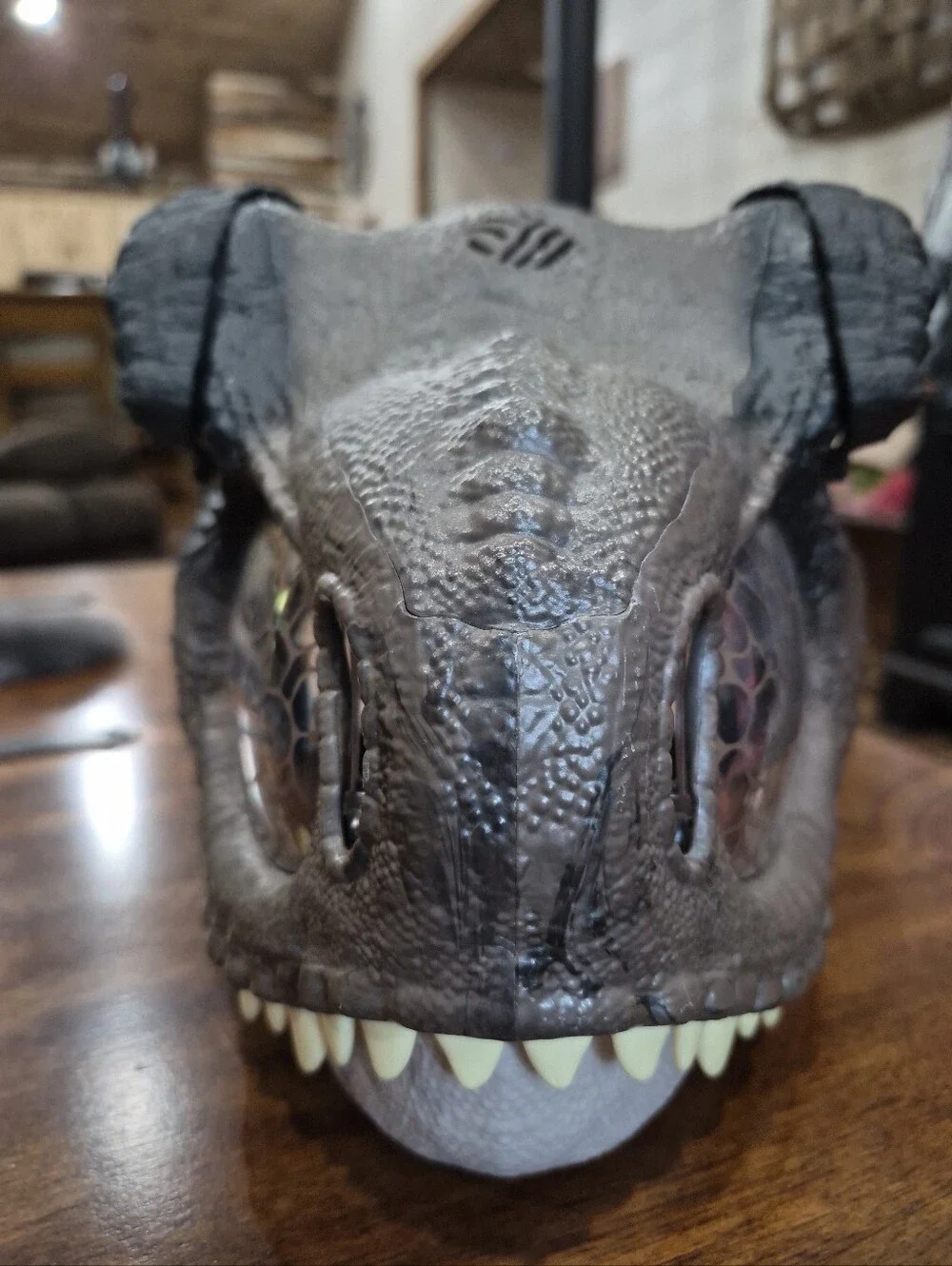 Jurassic World Chomp 'N Roar T Rex Halloween Mask Toy Motion & Sound